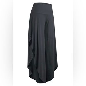 Brand new, never worn palazzo pants